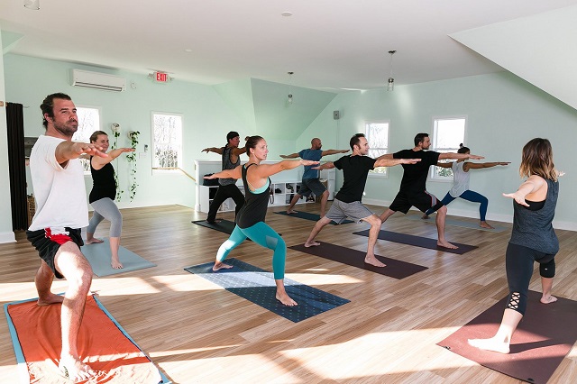 Học làm huấn luyện viên Yoga với mức thu nhập ổn định
