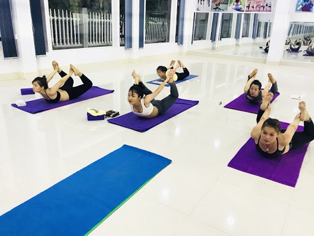 Có rất nhiều lớp học yoga vào buổi tối cho bạn linh động thời gian đăng ký